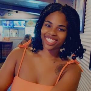 Meet your Posher, Vanessa